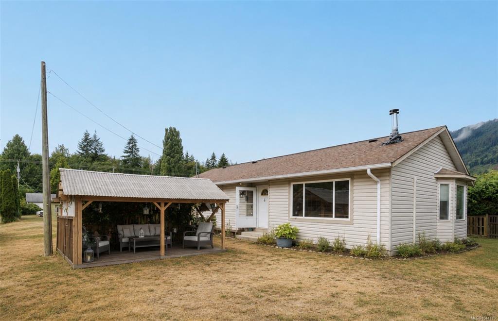 135 Macdonald Rd, 1044170, BC,