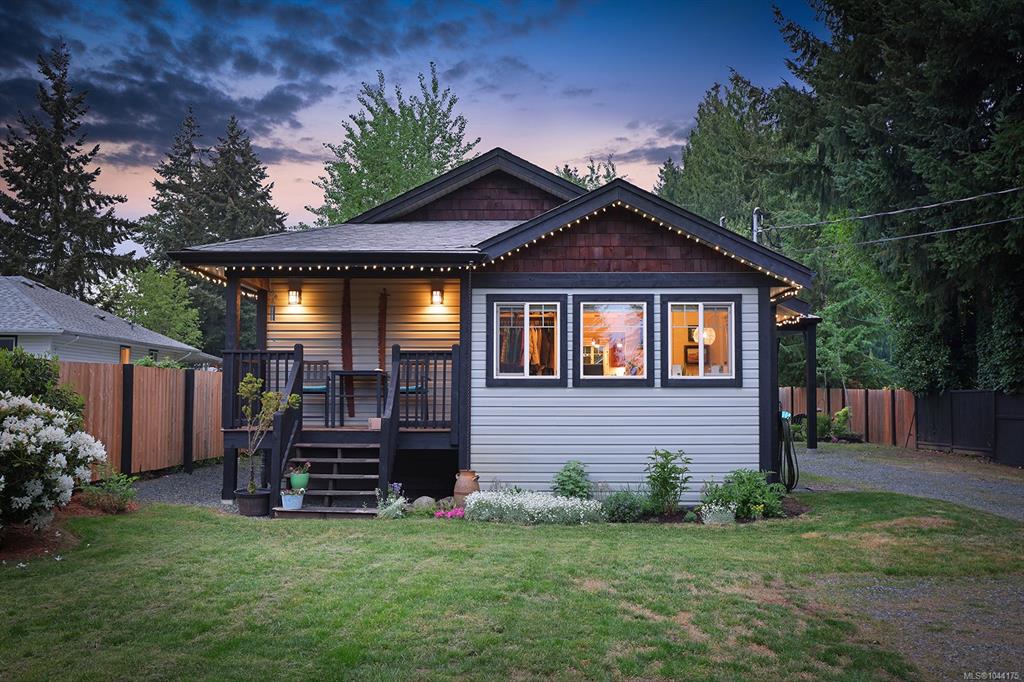 Third View of 4680 Cumberland Rd, Cumberland, BC, V0R 1S0