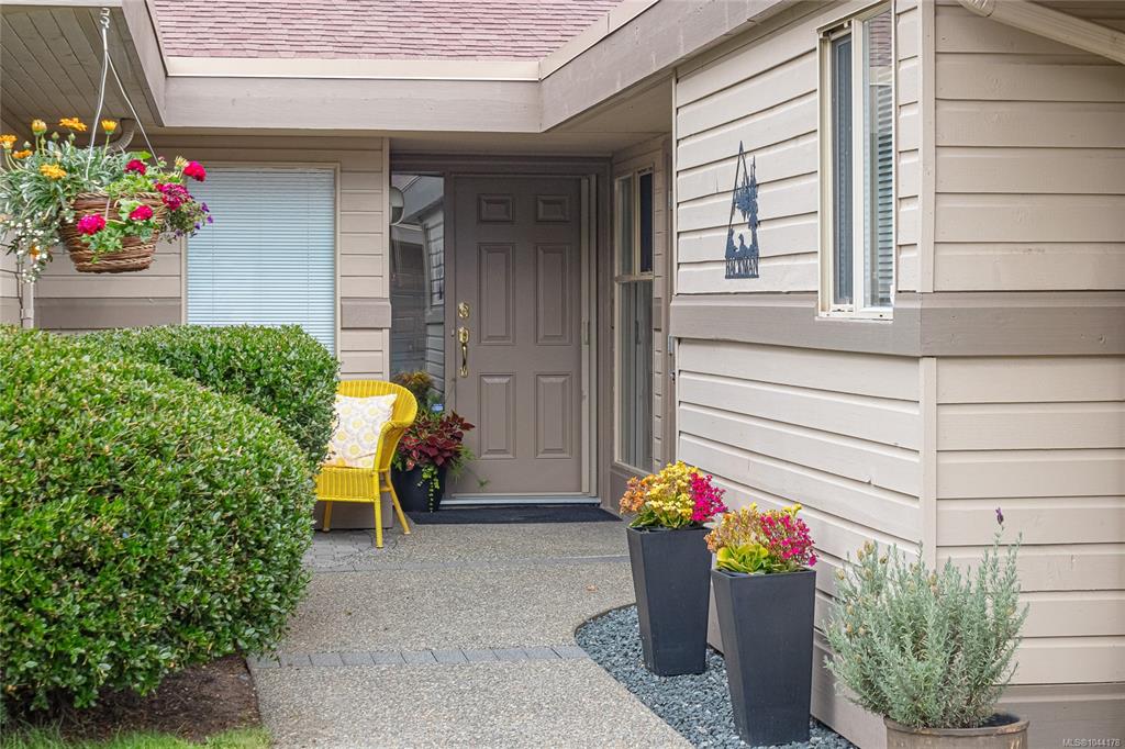 Fourth View of 888 Lakes Blvd, ST ANDREWS LANE, Parksville, BC, V9P 2P8