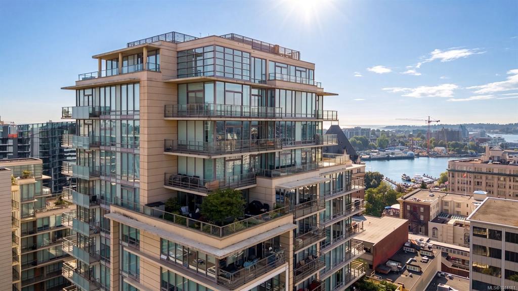 Second View of 707 Courtney St, The Falls, Victoria, BC, V8W 0A9