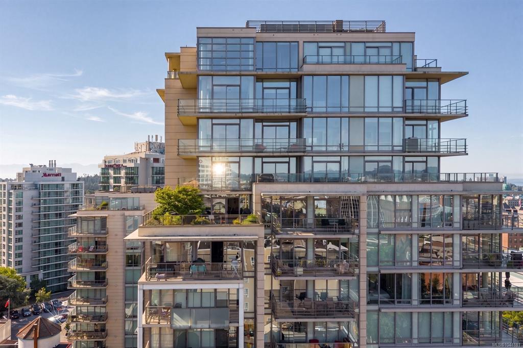 Third View of 707 Courtney St, The Falls, Victoria, BC, V8W 0A9