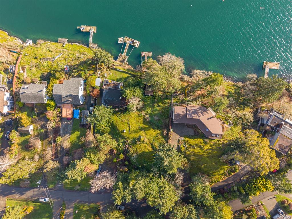 Fourth View of 310 Bessborough Ave, View Royal, BC, V9B 1T7