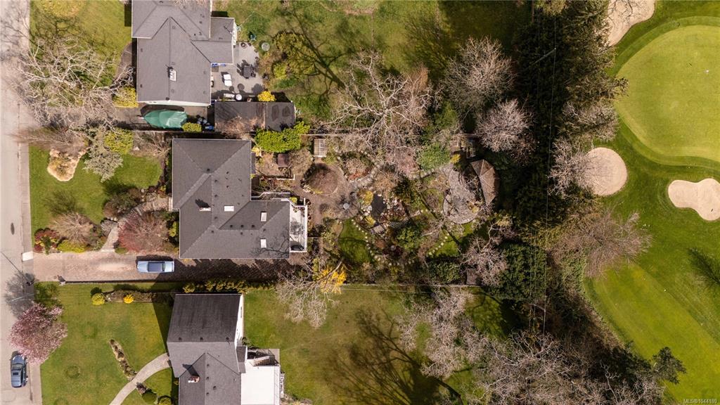 Fifth View of 3331 Woodburn Ave, Oak Bay, BC, V8P 5B8
