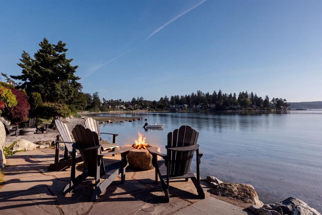 Fourth View of 10303 Resthaven Dr, Sidney, BC, V8L 3H2