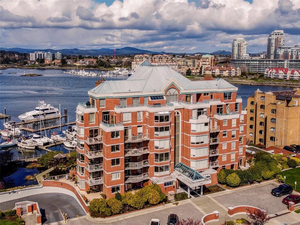 Second View of 636 Montreal St, Habourside, Victoria, BC, V8V 4Y1