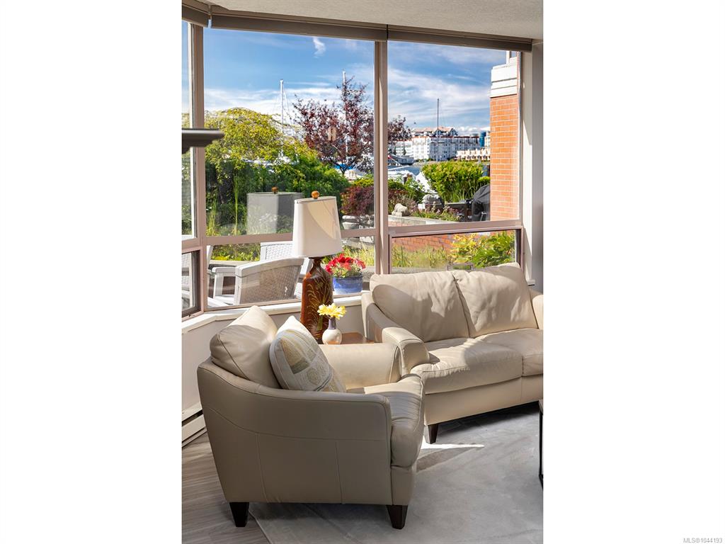 Fifth View of 636 Montreal St, Habourside, Victoria, BC, V8V 4Y1