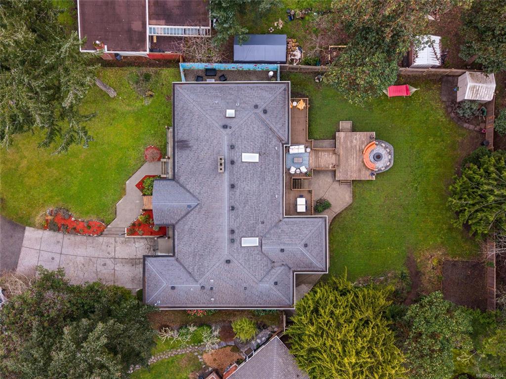 Fourth View of 2881 Phyllis St, Saanich, BC, V8N 1Y8