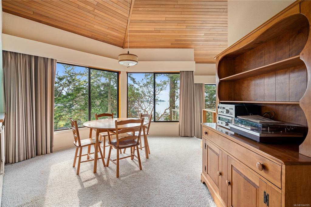 Fourth View of 312 Bessborough Ave, View Royal, BC, V9B 1T7