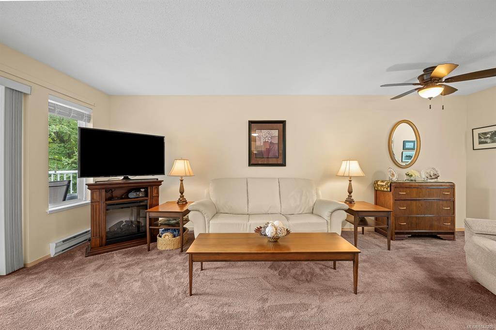 Third View of 698 Aspen Rd, ASPEN COURT, Comox, BC, V9M 3S9