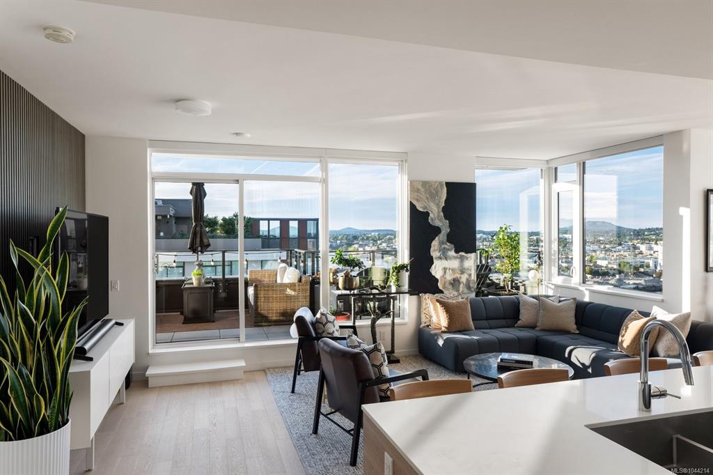 Fourth View of 363 Tyee Rd, Dockside Green, Victoria, BC, V9A 0B5