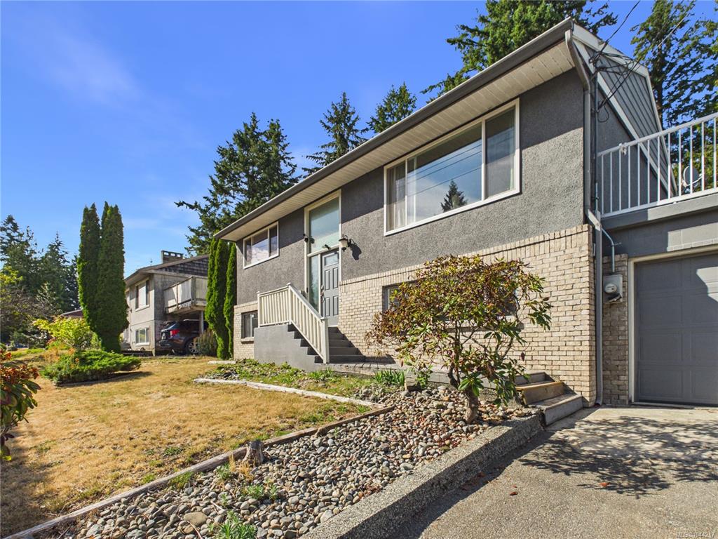 Third View of 3624 Uplands Dr, Nanaimo, BC, V9T 2T7