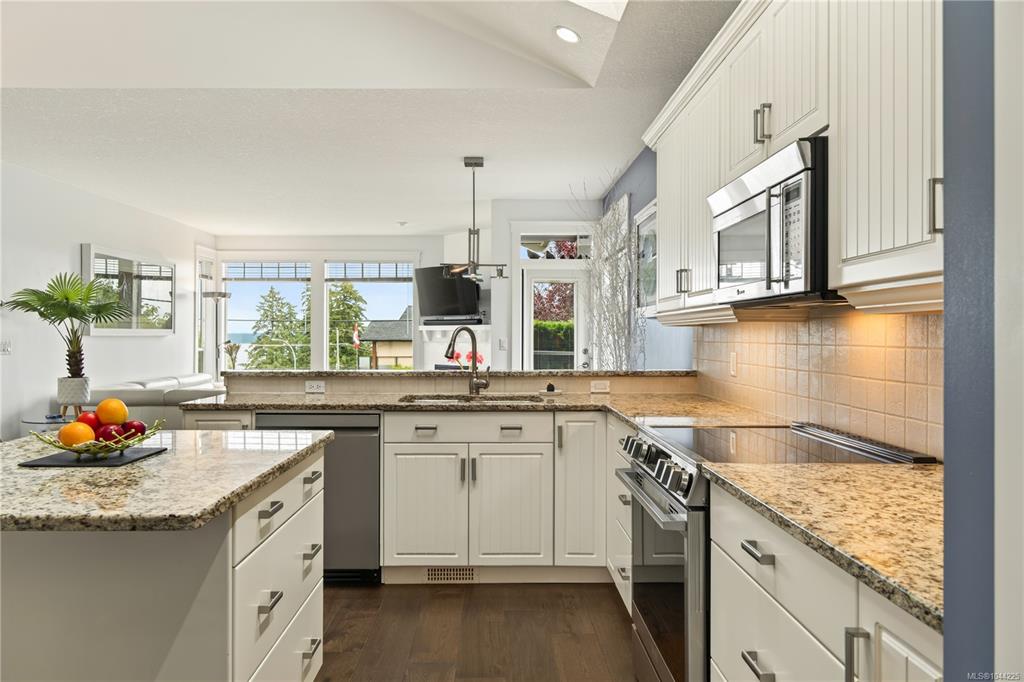 Third View of 500 Russell Rd, Quail's Gate, Ladysmith, BC, V9G 1W3