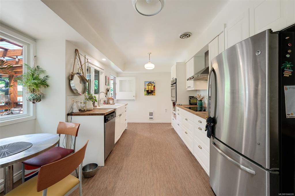 Third View of 3832 Pitcombe Pl, Saanich, BC, V8N 4B9