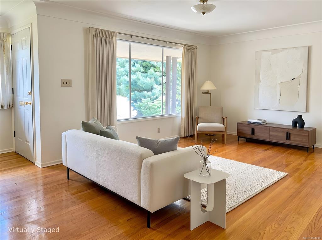 Third View of 1071 Lodge Ave, Saanich, BC, V8X 3B2