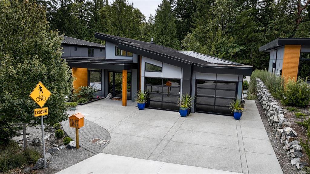 Third View of 613 Medalist Ave, Colwood, BC, V9C 0R7