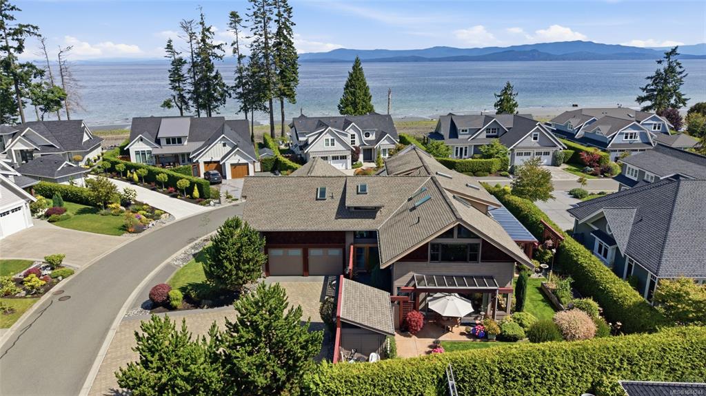 880 Bluffs Dr, 1044244, BC,