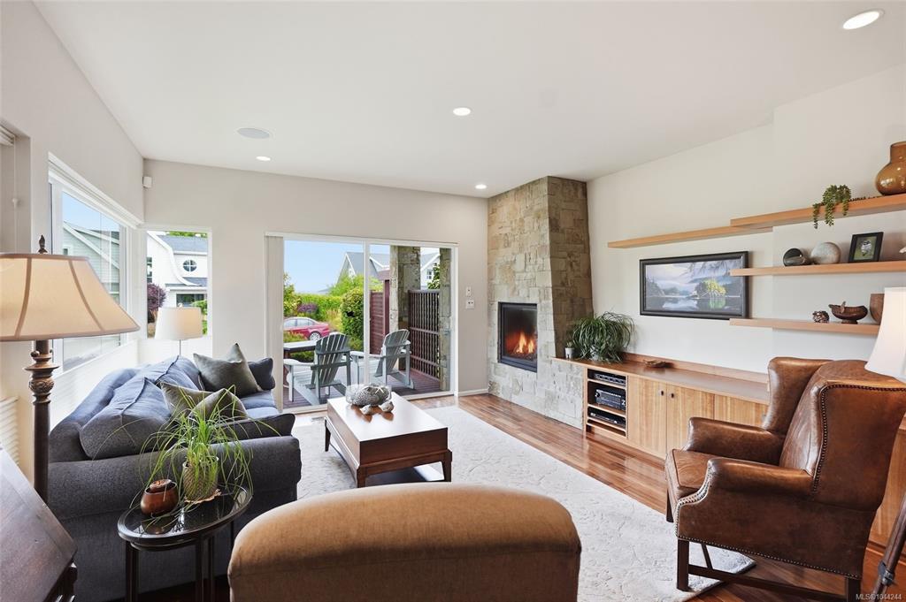 Fourth View of 880 Bluffs Dr, The Bluffs, Qualicum Beach, BC, V9K 0A2
