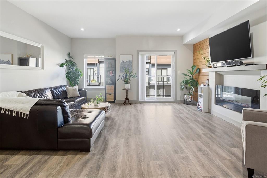 Fifth View of 687 Strandlund Ave, Sunterra, Langford, BC, V9B 3G2
