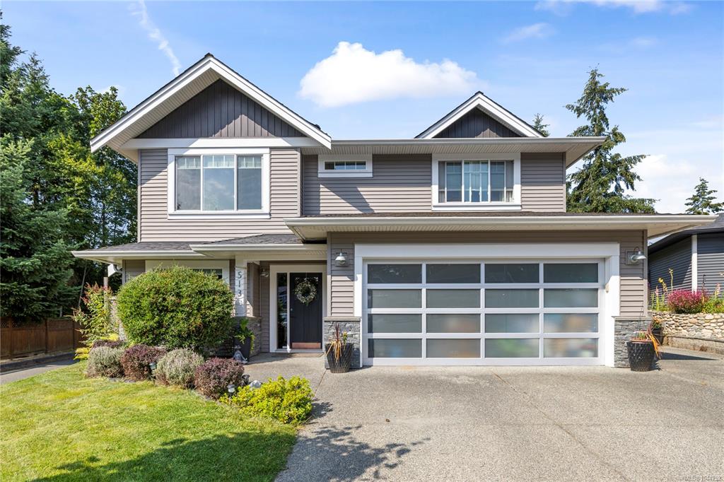 Second View of 513 Martina Way, Nanaimo, BC, V9T 0E2