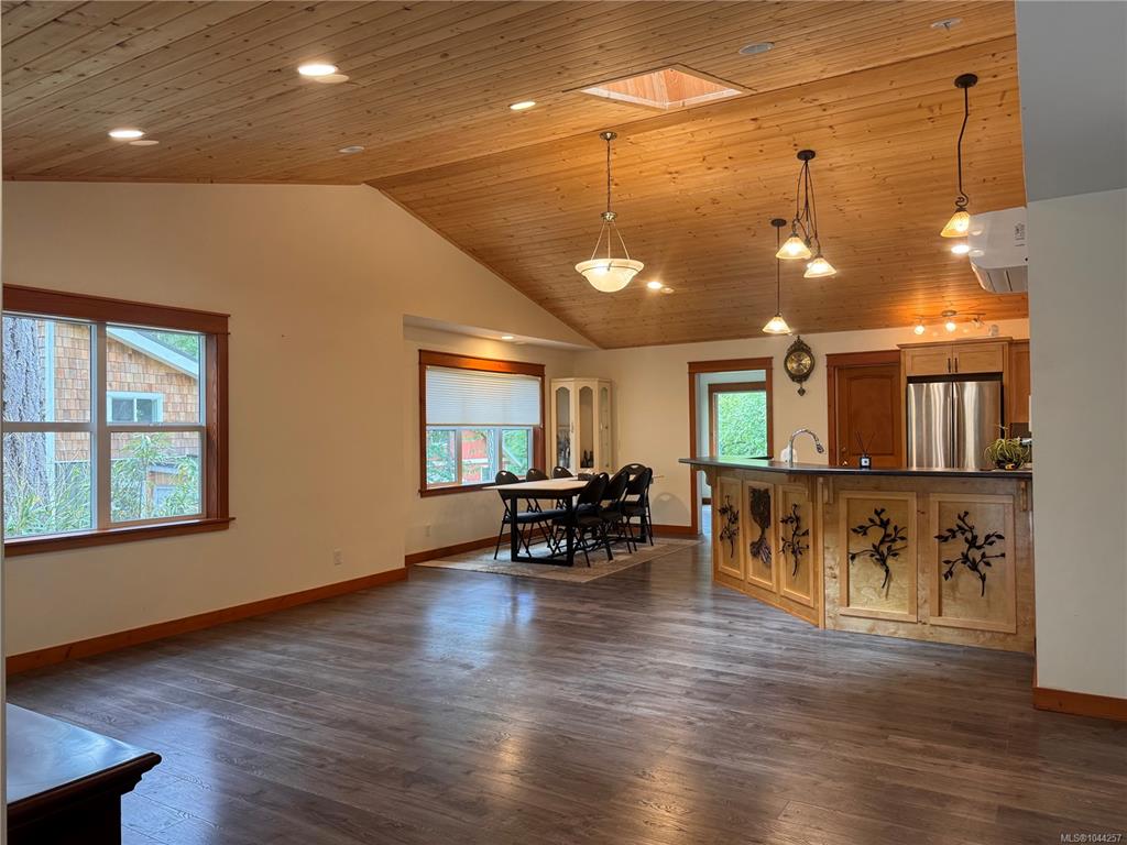 Fifth View of 685 Rollo Rd, Gabriola Island, BC, V0R 1X3