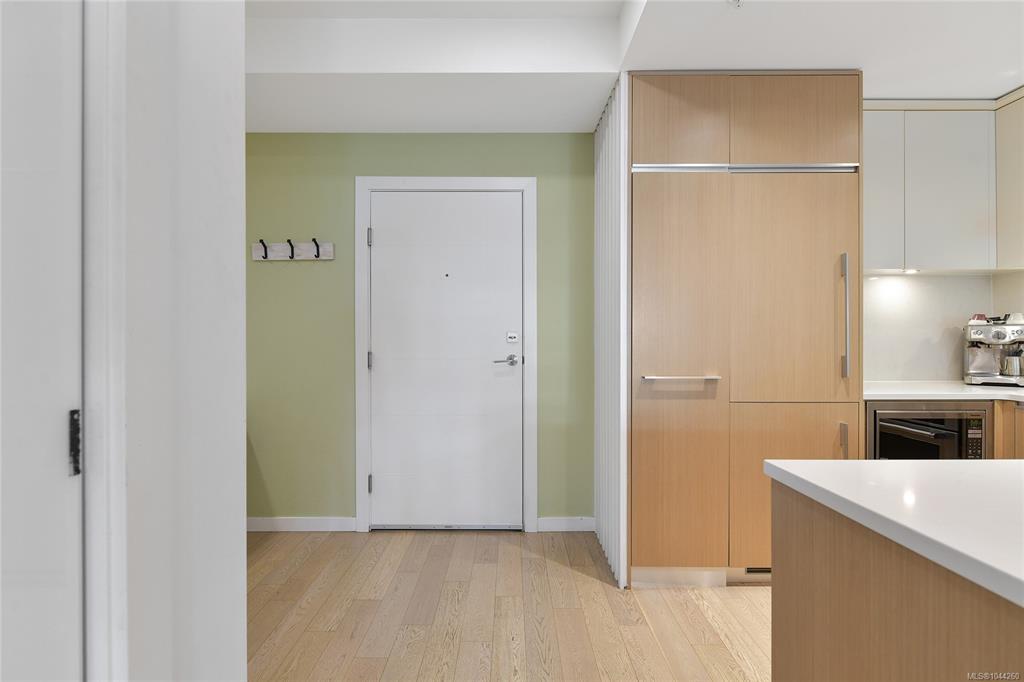 Fourth View of 1033 Cook St, Black & White, Victoria, BC, V8V 0E1