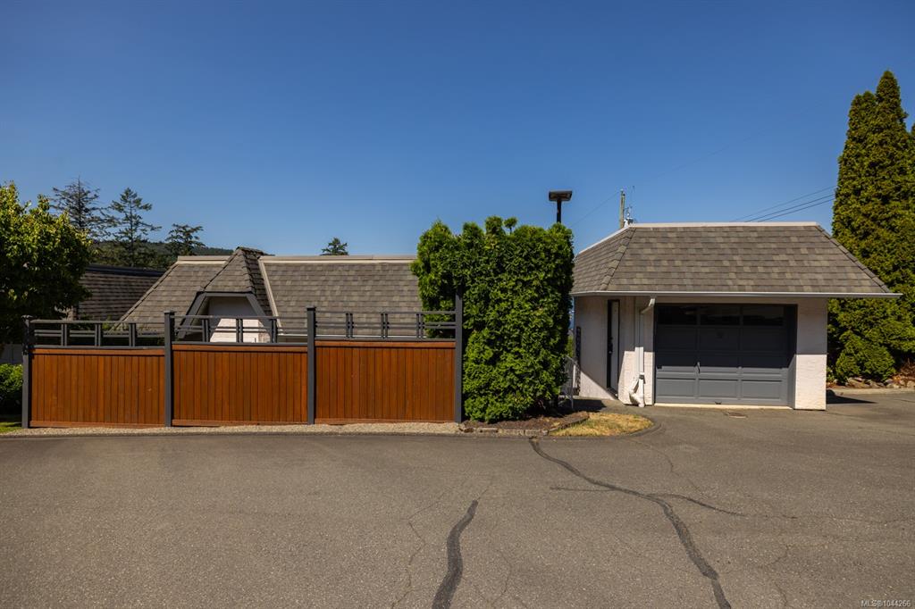 Fourth View of 930 Josephine Rd, Central Saanich, BC, V8M 1B3