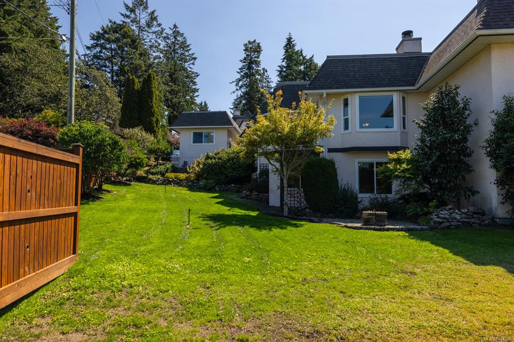 Fifth View of 930 Josephine Rd, Central Saanich, BC, V8M 1B3