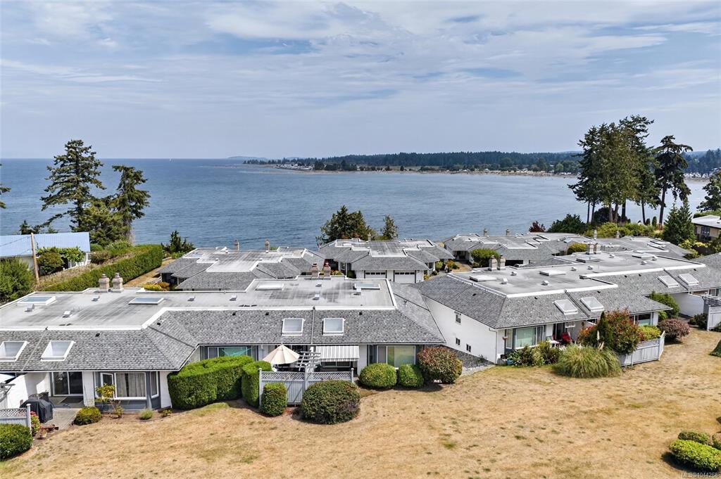 Third View of 330 Dogwood St, SHORELINE, Parksville, BC, V9P 1P7