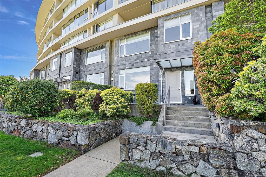 Third View of 5330 Sayward Hill Cres, Saanich, BC, V8Y 3H8