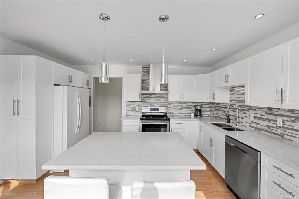 Fourth View of 2840 Oceanside Lane, Mill Bay, BC, V8H 1E1