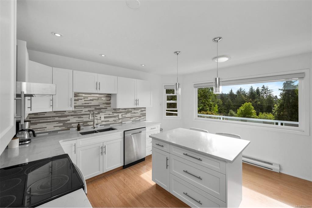Fifth View of 2840 Oceanside Lane, Mill Bay, BC, V8H 1E1