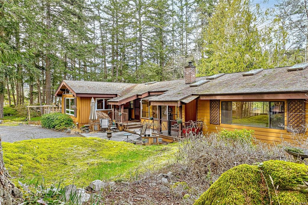 Fifth View of 2298 Munn Rd, Highlands, BC, V9E 1H5