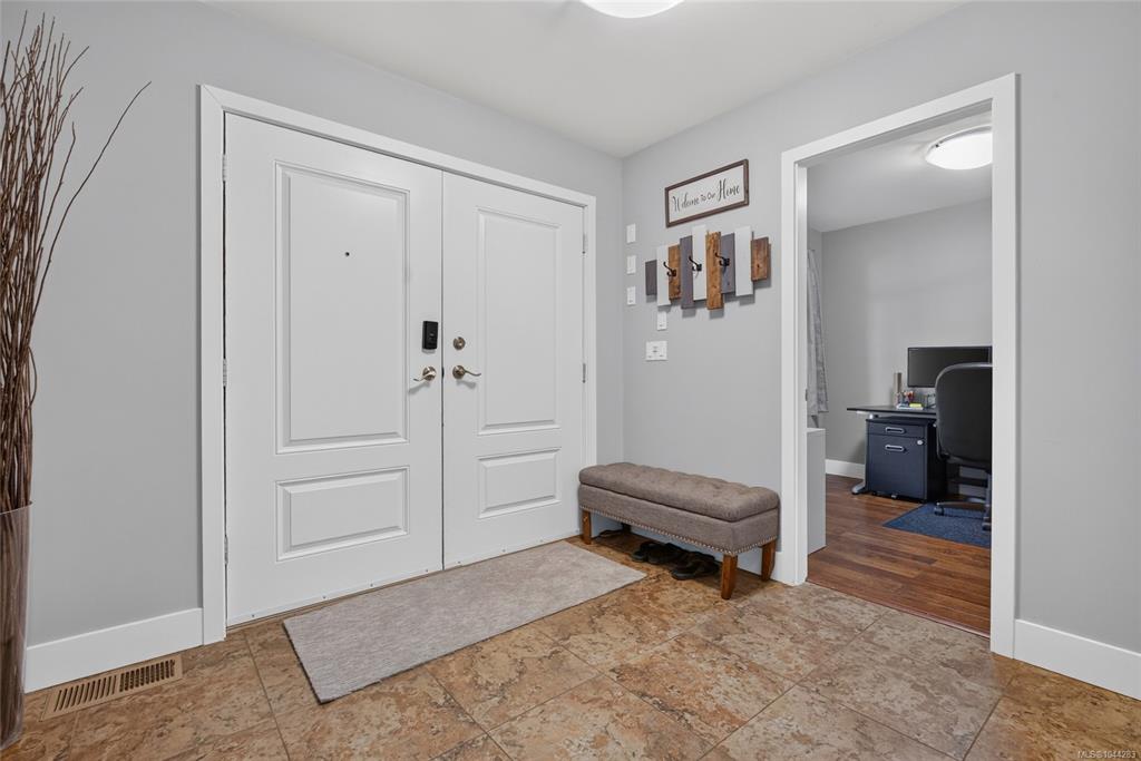 Fifth View of 538 Edgewood Dr, Campbell River, BC, V9W 6S2
