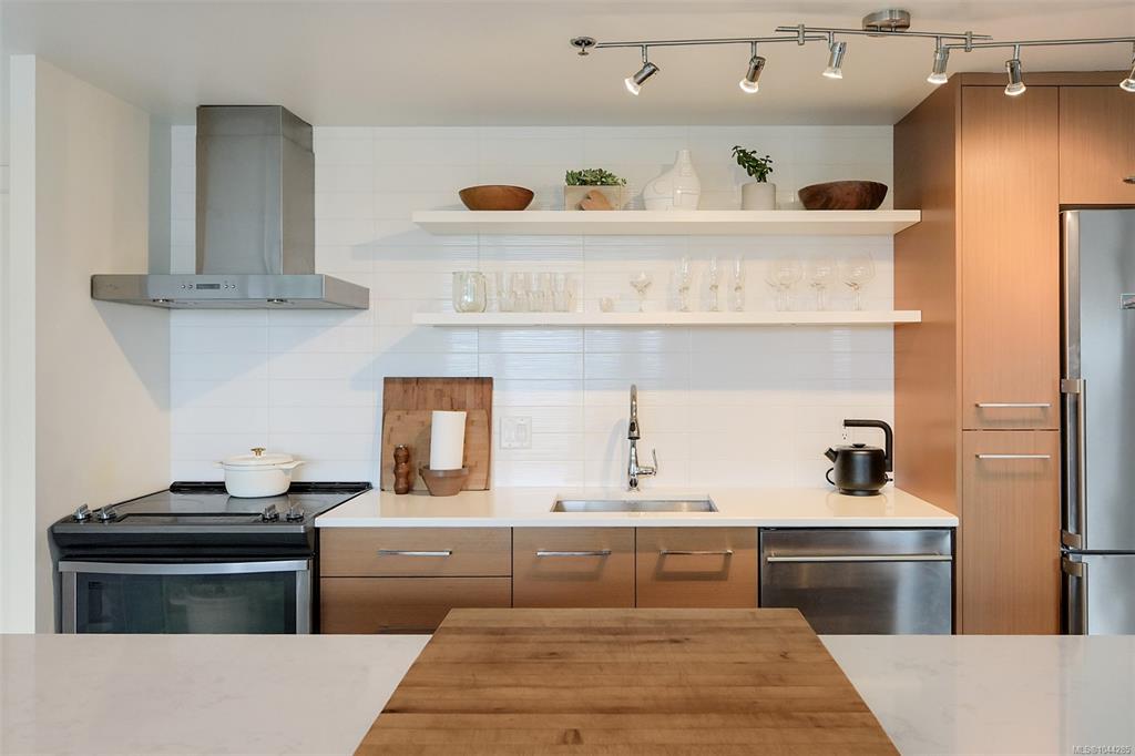 Fourth View of 455 Sitkum Rd, The Edge, Victoria, BC, V9A 7N9