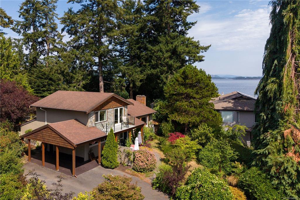Second View of 10496 Jocelyn Pl, Sidney, BC, V8L 2P5