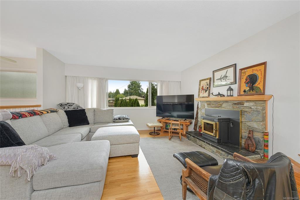Fifth View of 3058 Carola Pl, Colwood, BC, V9C 1N1