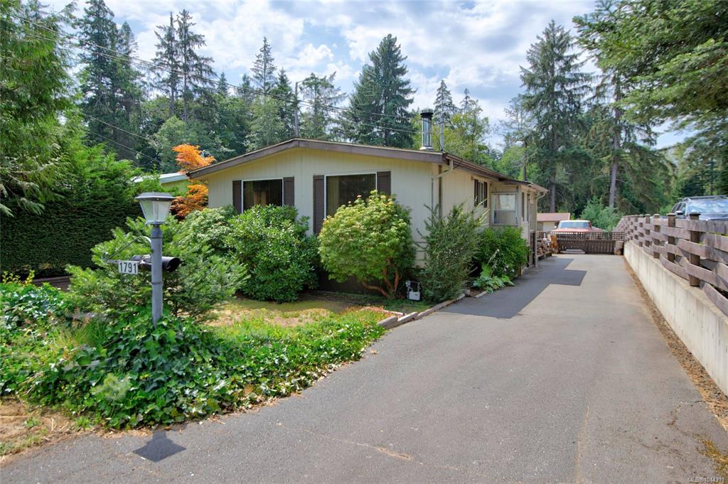 Third View of 1791 Astra Rd, Comox, BC, V9M 4B6