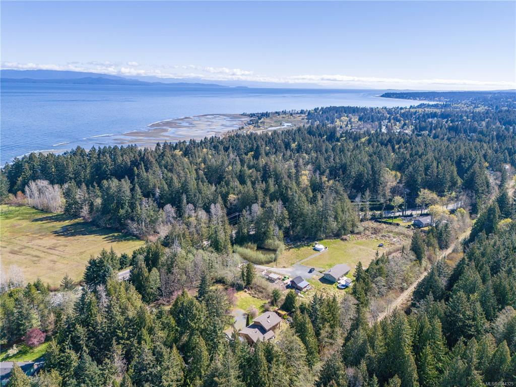 Fourth View of 4080 Island Hwy, Qualicum Beach, BC, V9K 2B1
