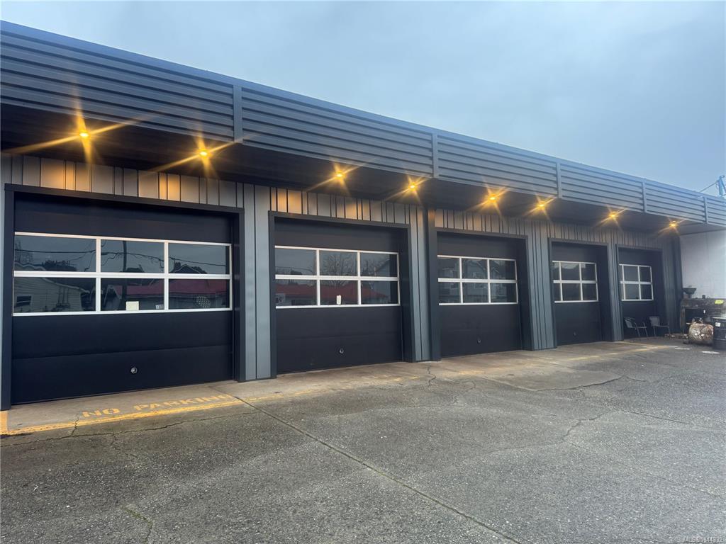 Third View of 555 Coronation Ave, Duncan, BC, V9L 2T6