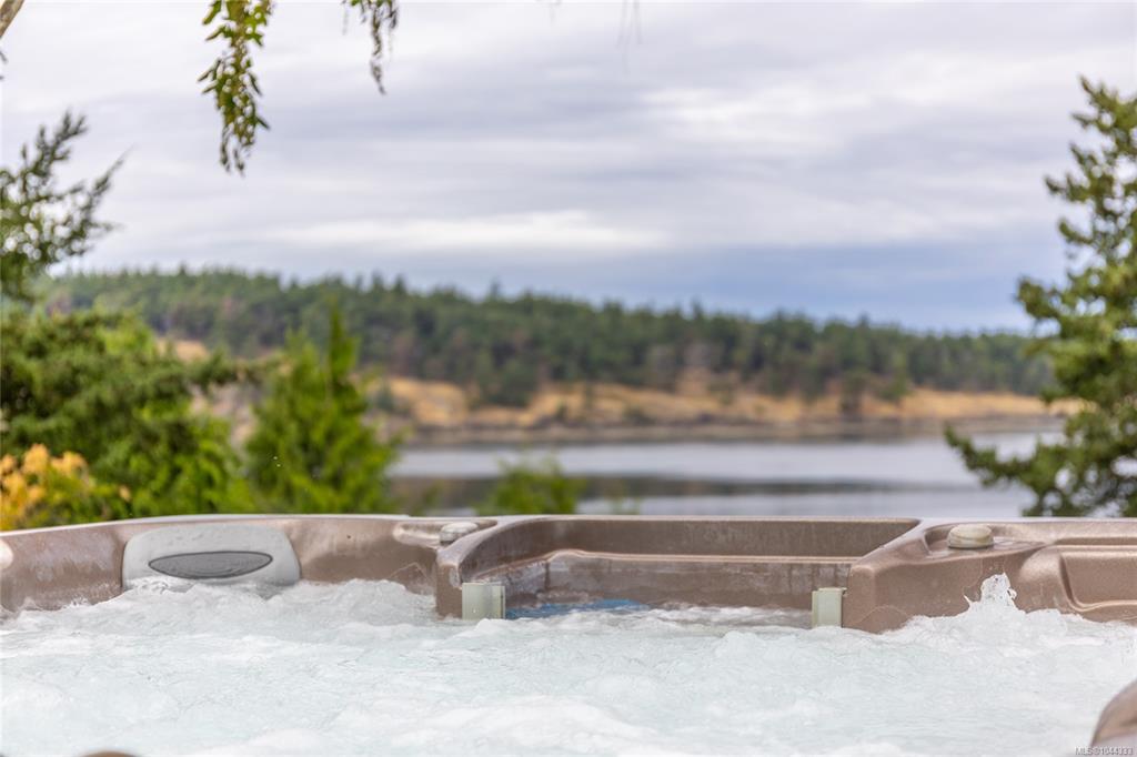 Fifth View of 696 Tumbo Channel Rd, Saturna Island, BC, V0N 2Y0