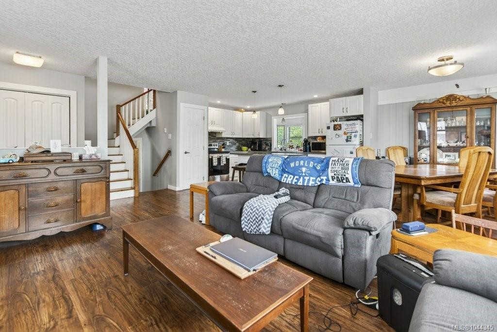 Fifth View of 1005 26th St, Courtenay, BC, V9N 7H6