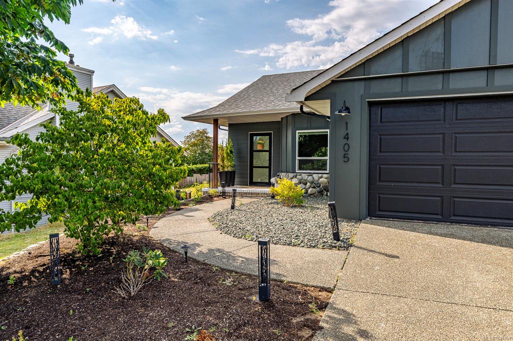Second View of 1405 Malahat Dr, Courtenay, BC, V9N 8H3