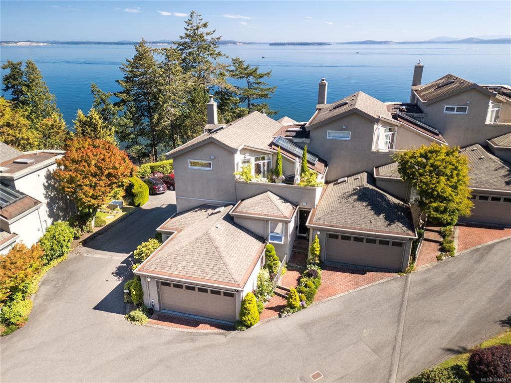 Fourth View of 4771 Cordova Bay Rd, Saanich, BC, V8Y 2J7