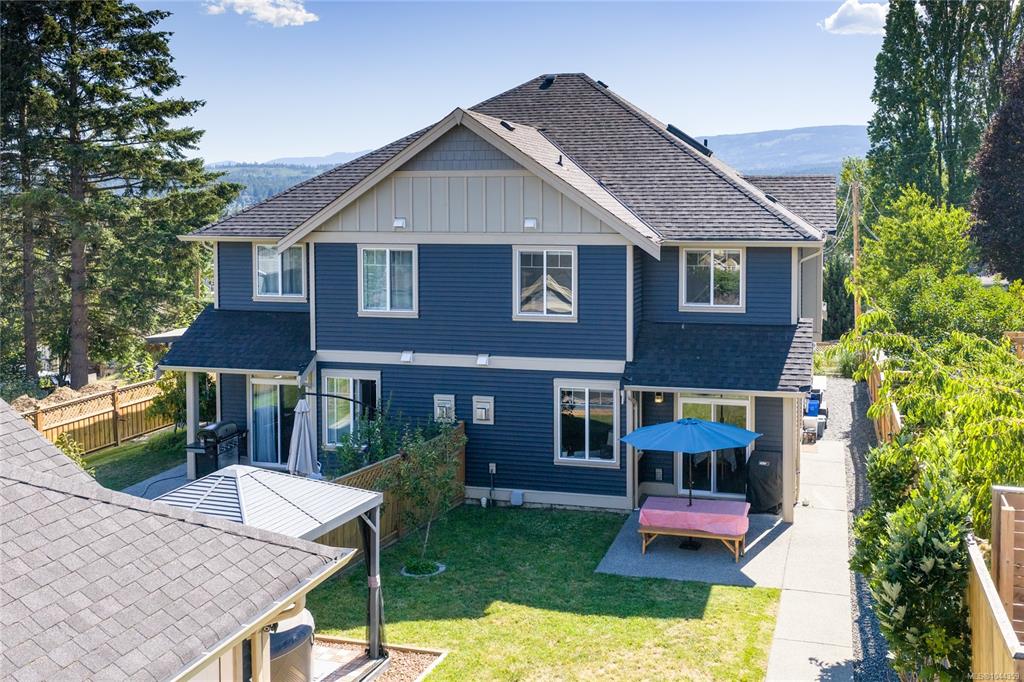 Third View of 476 Machleary St, Nanaimo, BC, V9R 2H2
