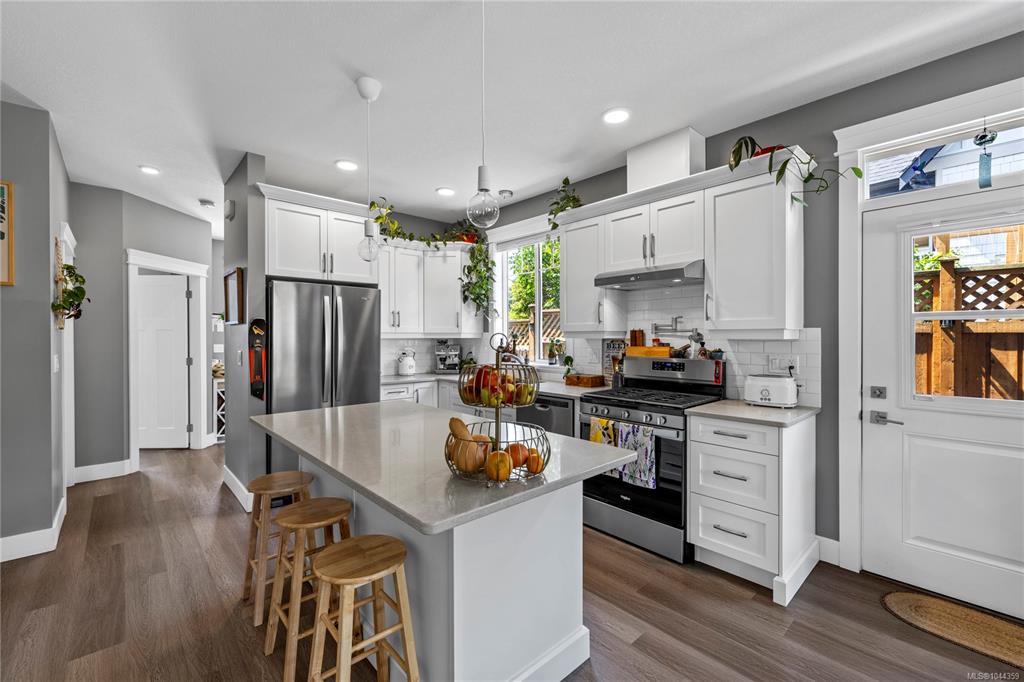 Fourth View of 476 Machleary St, Nanaimo, BC, V9R 2H2