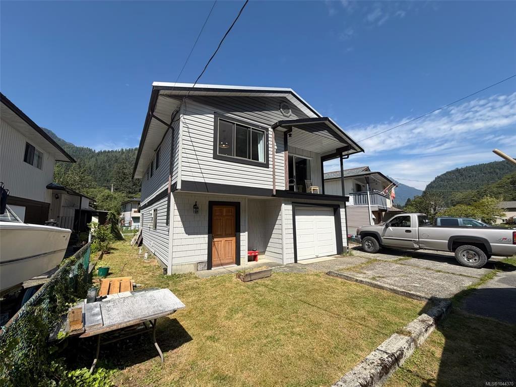 Third View of 522 Alpine View Rd, Tahsis, BC, V0P 1X0