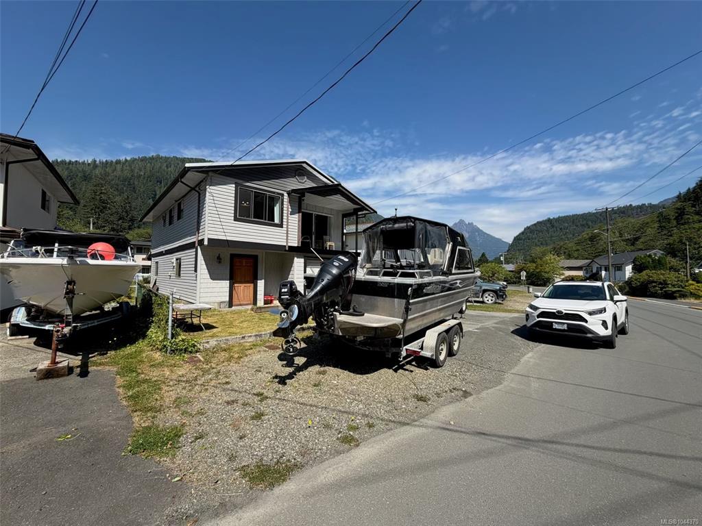 Fourth View of 522 Alpine View Rd, Tahsis, BC, V0P 1X0