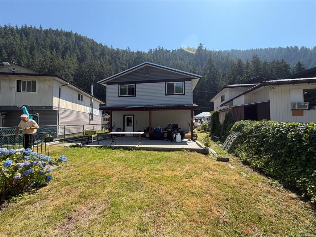 Fifth View of 522 Alpine View Rd, Tahsis, BC, V0P 1X0