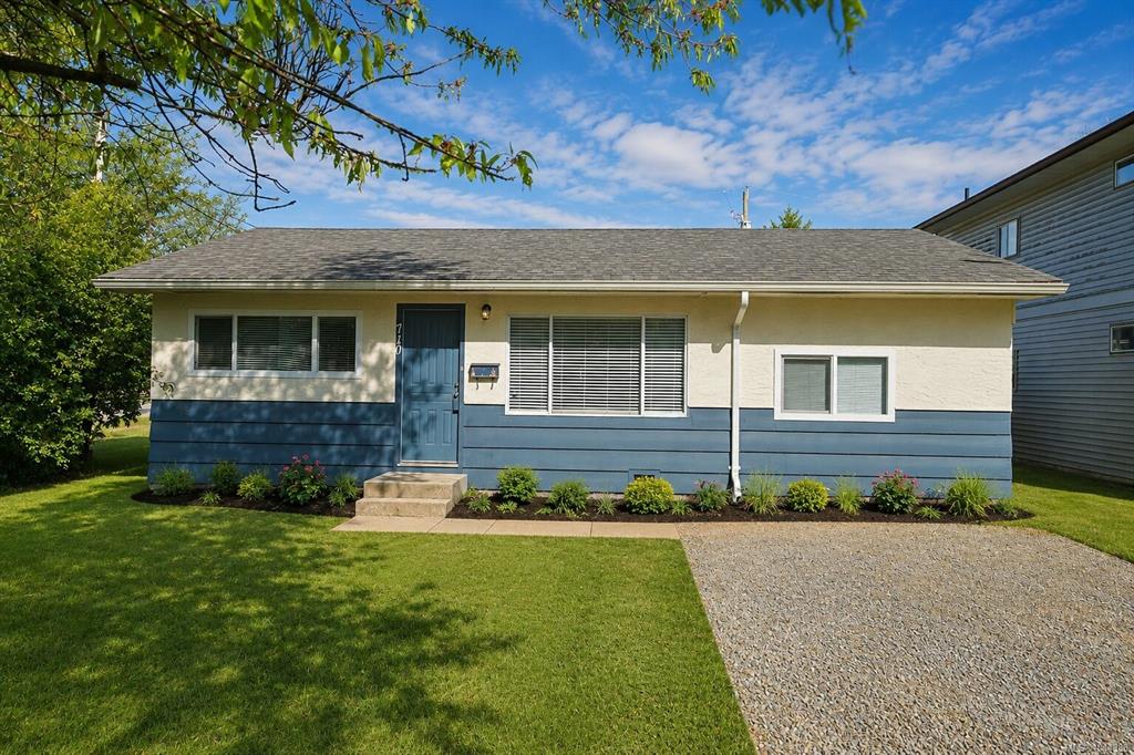 Second View of 710 Winchester Ave, Nanaimo, BC, V9R 4C1
