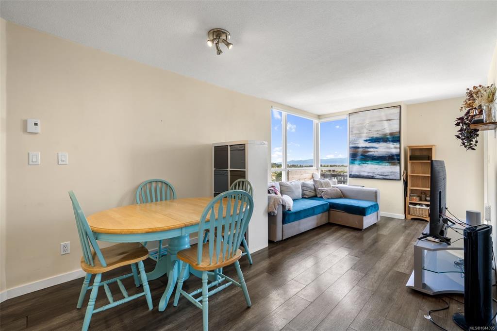 Fifth View of 930 Yates St, The Manhattan, Victoria, BC, V8V 4Z3